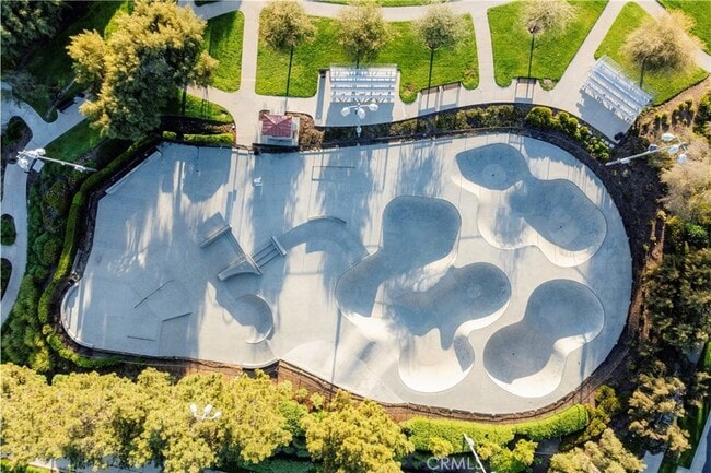 Building Photo - 20 Snapdragon St