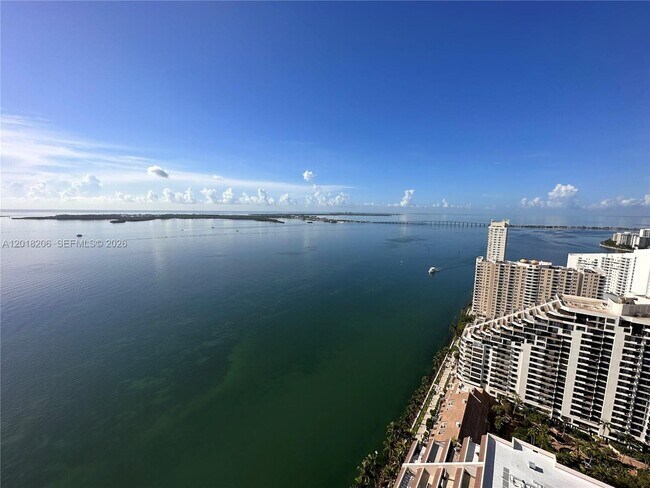 Building Photo - 808 Brickell Key Dr