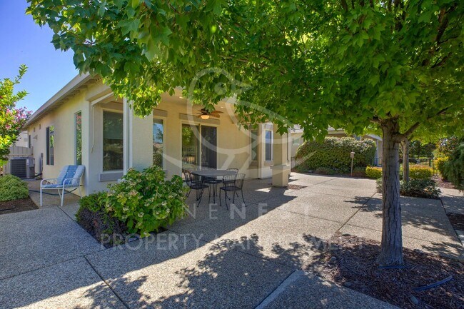 Building Photo - 400 Lilypond Ln