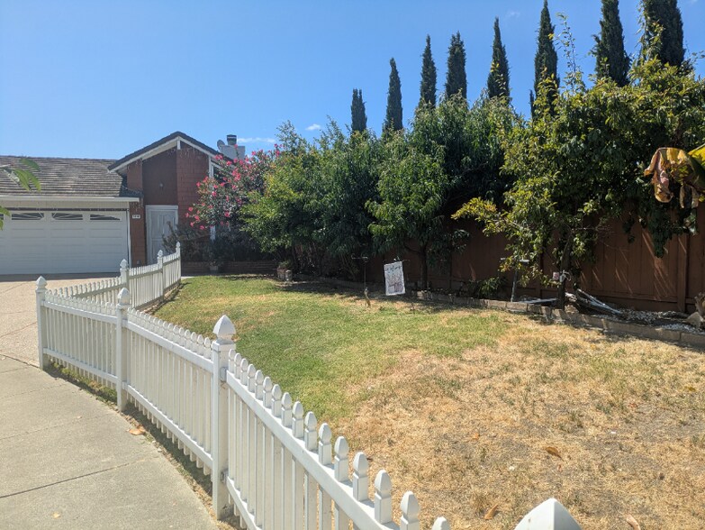 Building Photo - 3898 Campbell Pl
