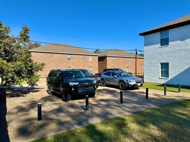 Building Photo - 1231 Wood Ave