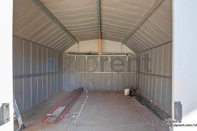 Building Photo - 8370 Parish Way