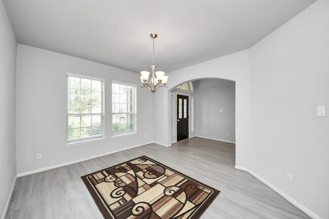 Building Photo - 3102 Trishelle Ct