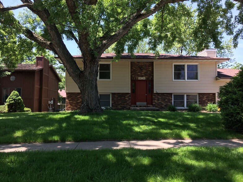 Building Photo - 1460 Eastview Dr