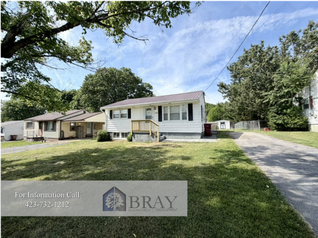 Building Photo - Centrally located renovated 2-Bedroom with Hardwood Floors -- Johnson City