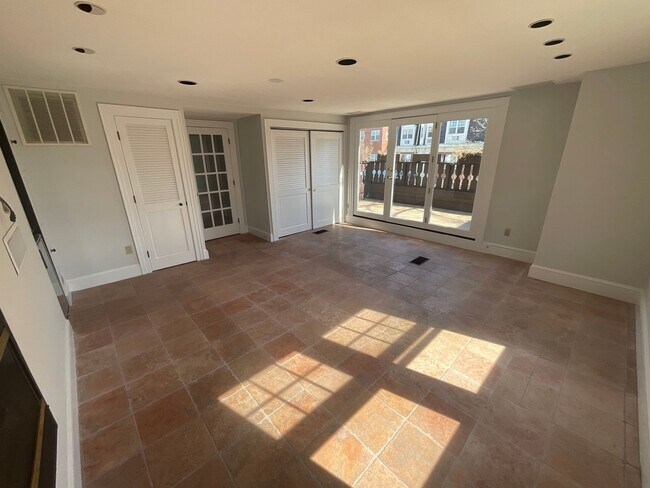 Building Photo - 0 Macdonough Place