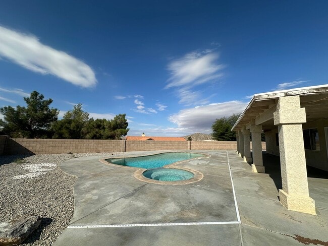 Building Photo - Welcome to this 5 Bedroom 3 Bath Home!