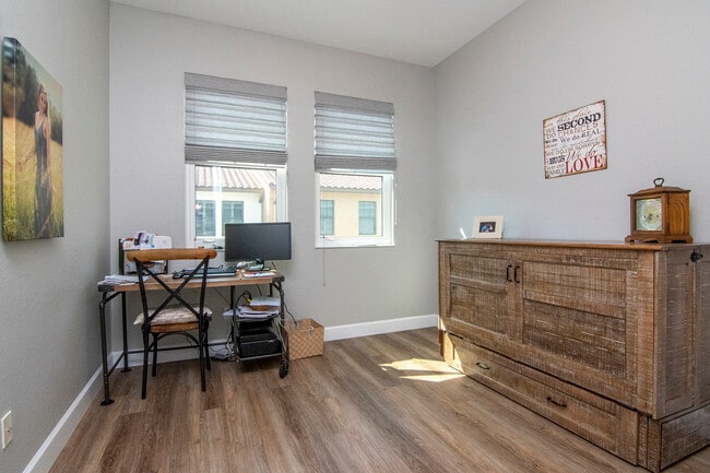 Building Photo - 5919 Bowen Daniel Dr