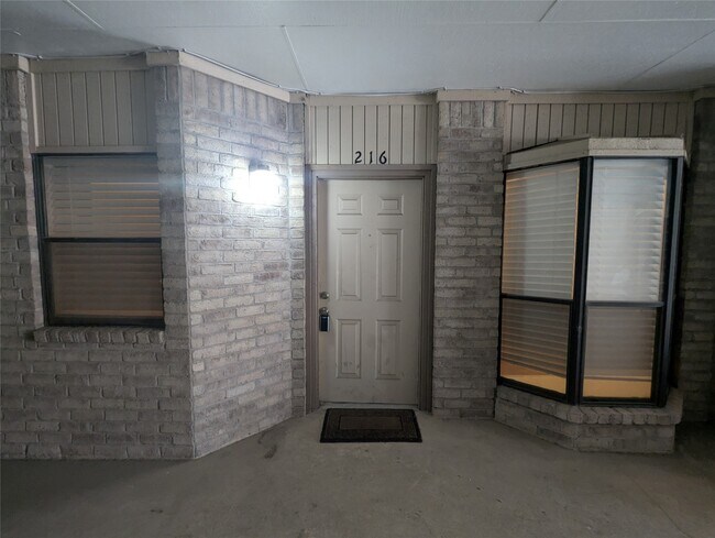 Building Photo - 3316 Guadalupe St