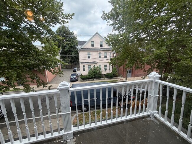 Building Photo - 115 Beech St