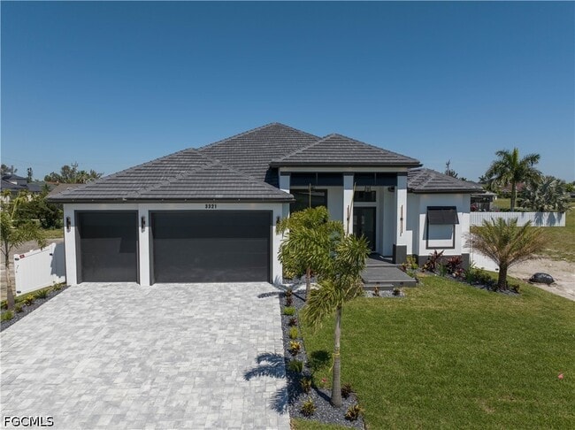 Building Photo - 3321 SW 3rd Ln