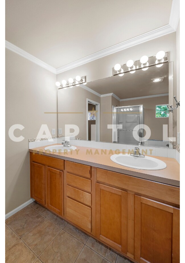 Building Photo - 5800 Balustrade Blvd SE