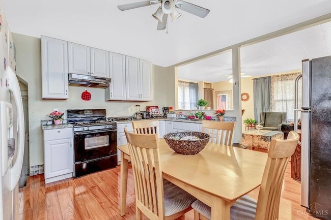 Building Photo - 224 Bank Ave