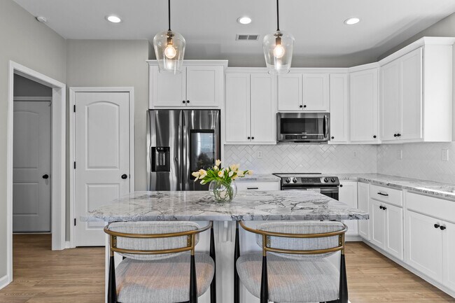 Building Photo - 2681 Rockaway Pl