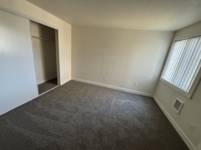 Building Photo - 17420 SW Shaw St