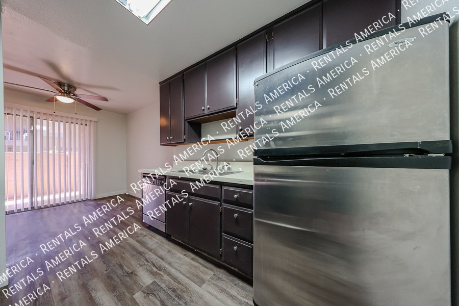 Building Photo - 5525 E Thomas Rd