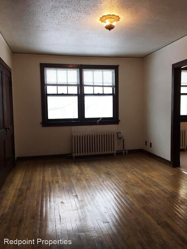 Building Photo - 1117 13th Ave N