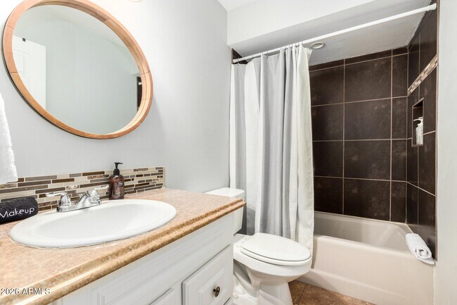 Building Photo - 2424 W Portobello Ave