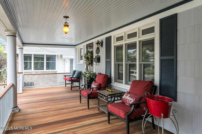 Building Photo - 137 E Bergen Pl