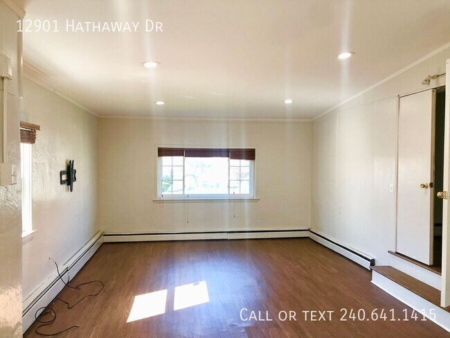Building Photo - 12901 Hathaway Dr