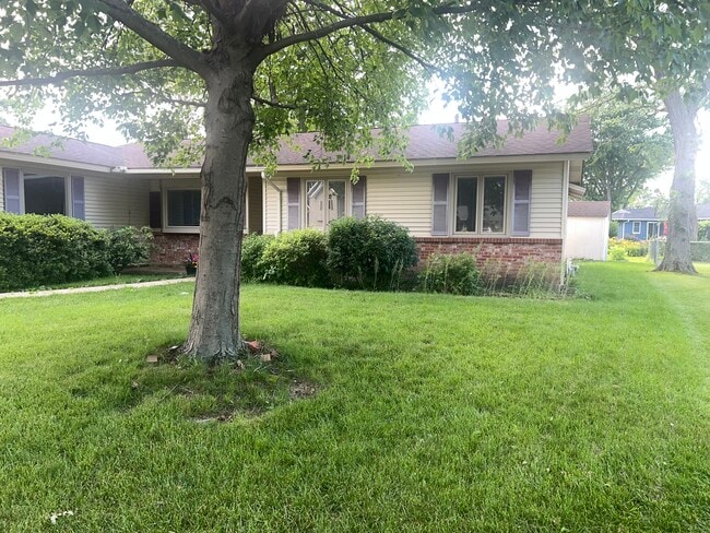 Building Photo - 112 Braemar Dr