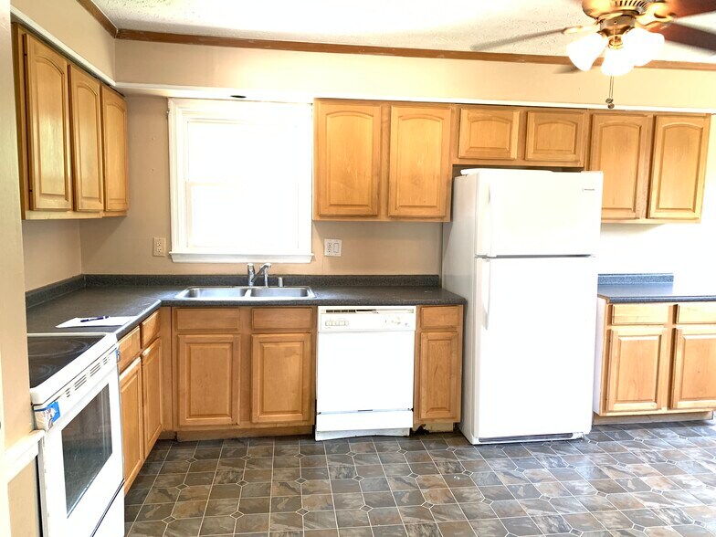 Building Photo - 3229 Catskill Ct
