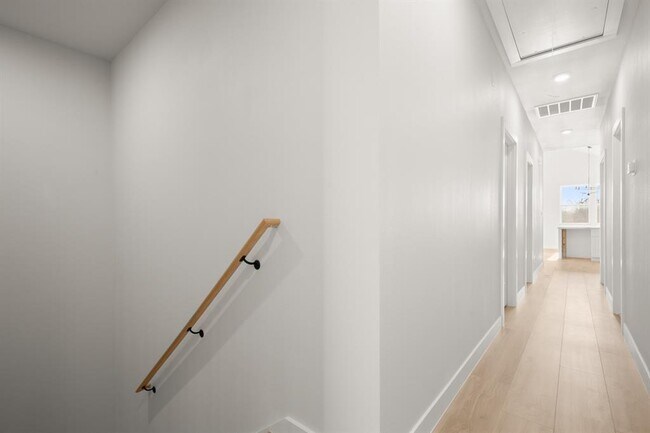 Building Photo - 306 Ave P