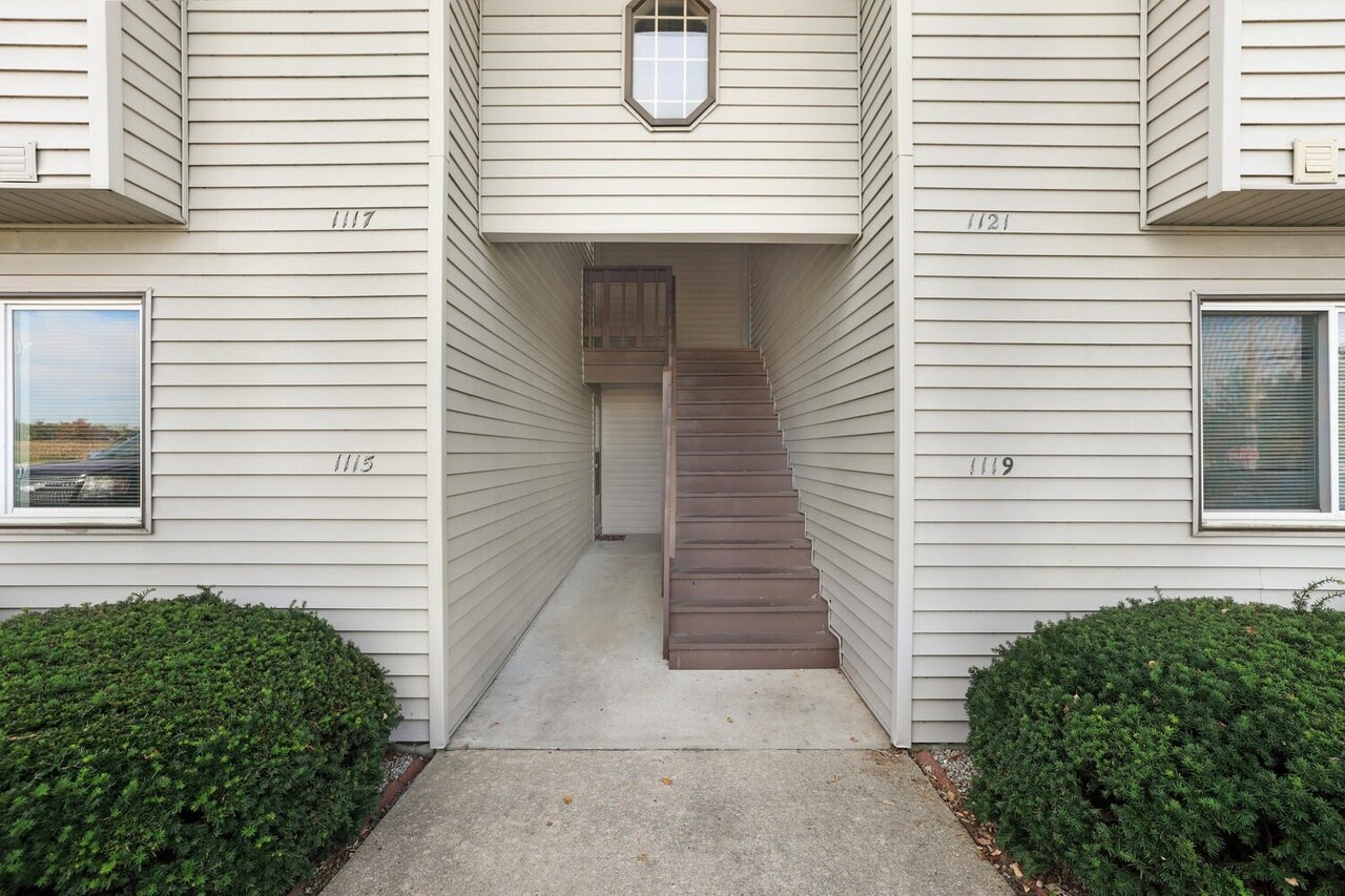 Building Photo - 1115 Laura Dr