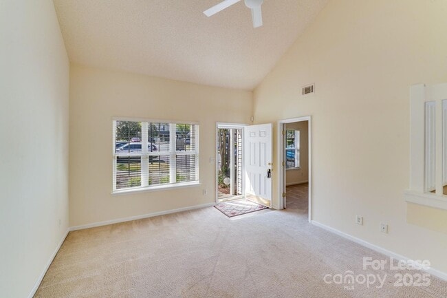 Building Photo - 17125 Greenlawn Hills Ct