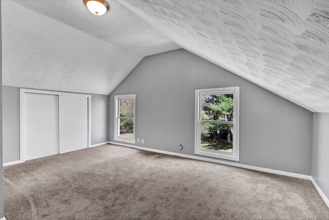 Building Photo - 10 Cemetery Ave