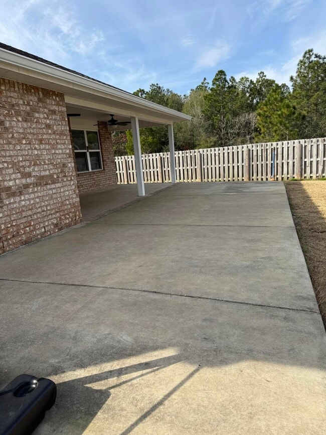 Building Photo - 1004 Limpkin St