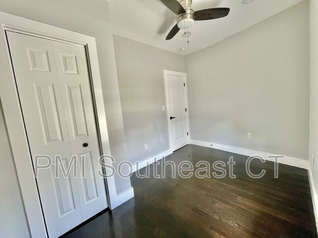 Building Photo - 5 Hunters Rd