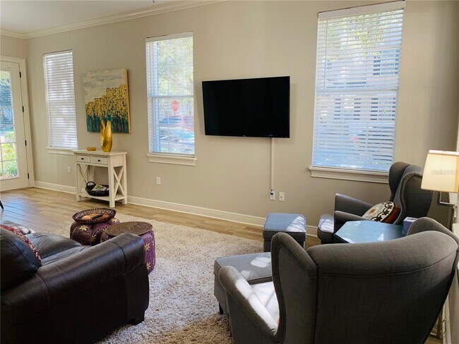 Building Photo - 1400 Lake Baldwin Ln