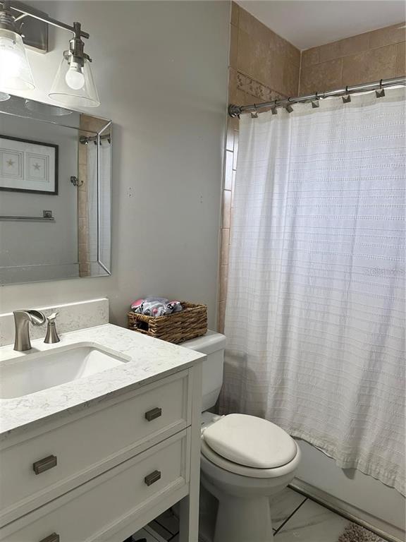 Building Photo - 2454 Oak Hollow Dr
