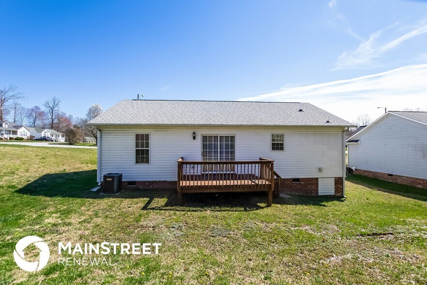 Building Photo - 103 Red Bud Ln