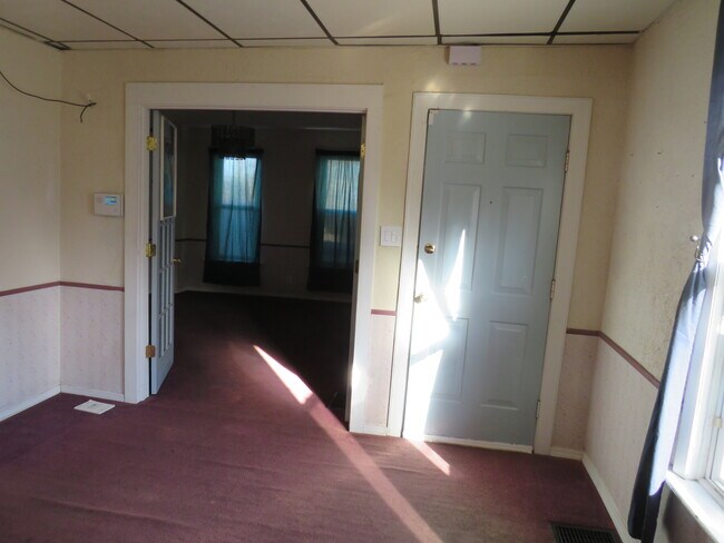 Building Photo - 2002 Cottage Ave