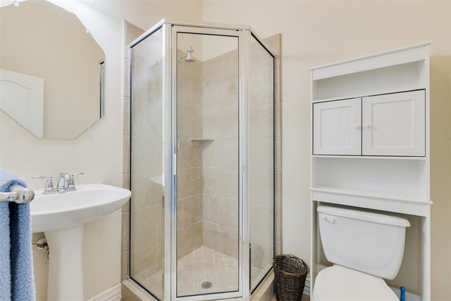 Building Photo - 24918 Azalea Ranch Dr