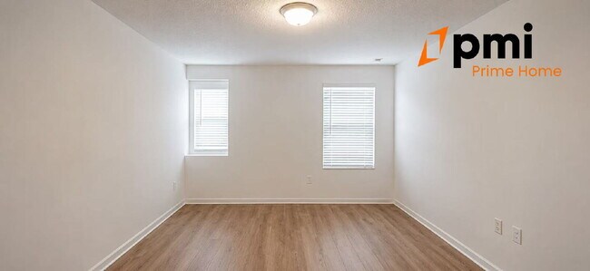 Building Photo - Stunning 5?Bedroom Home with 3 Bathrooms Single Family House.