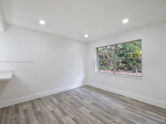 Building Photo - 1901 Coquina Way