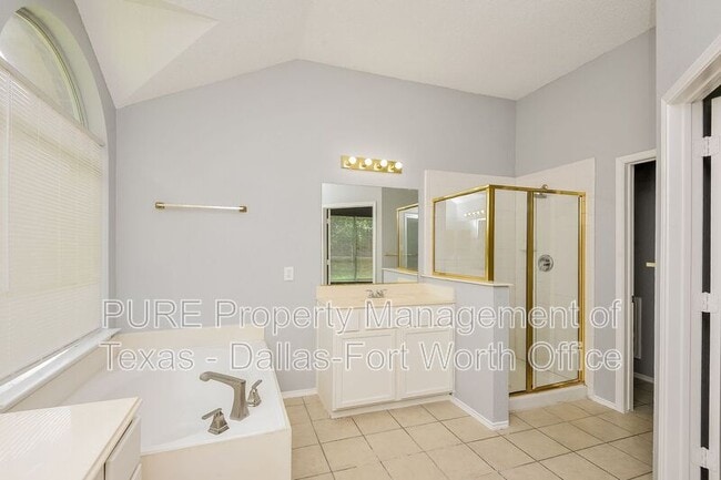 Building Photo - 6208 Bowin Dr