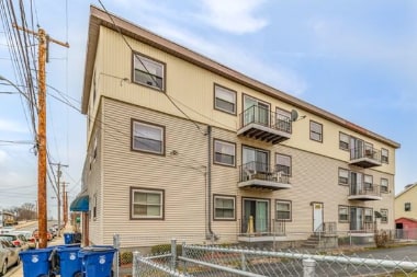 Building Photo - 541 Revere St