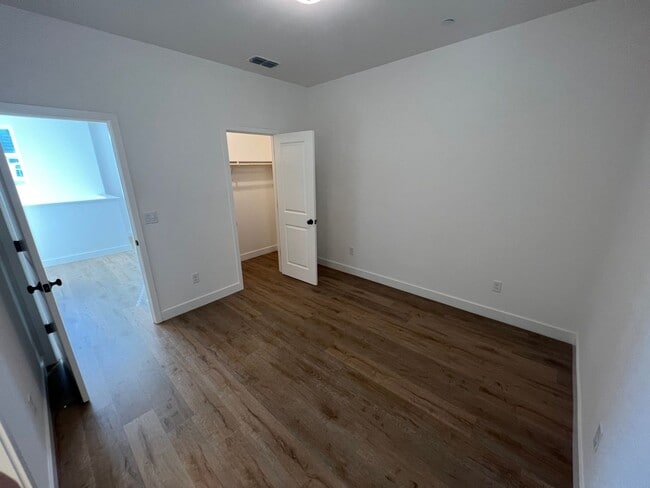 Building Photo - 4 Bed / 3 Bath | Crocker Village Home Available Now