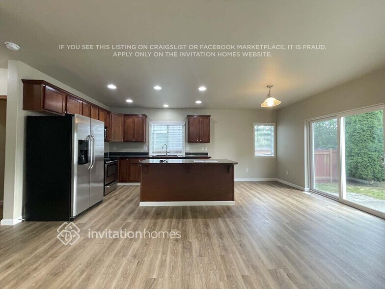 Building Photo - 15404 87th Ave E