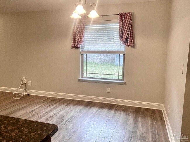 Building Photo - 8431 Ferlon Ave