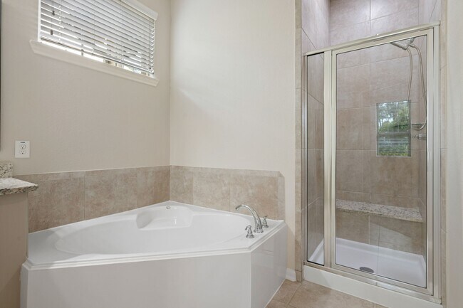 Building Photo - 18554 Jasmine Garden Pl