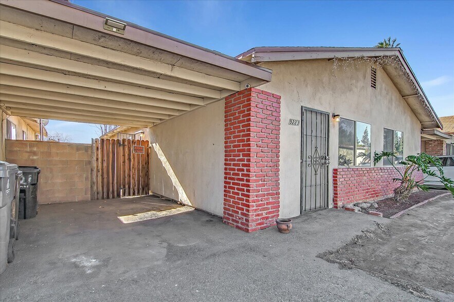 Building Photo - 9223 Langdon Ave