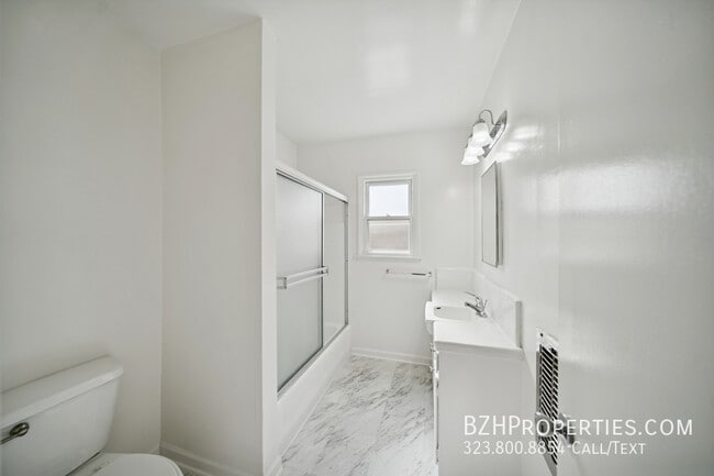 Building Photo - 5329 Vantage Ave