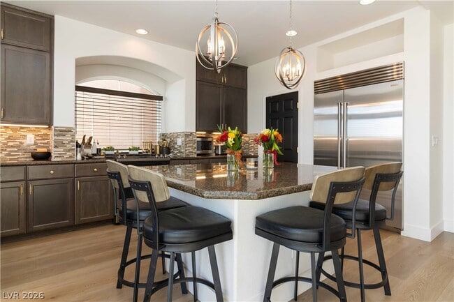 Building Photo - 9758 Hawk Crest St