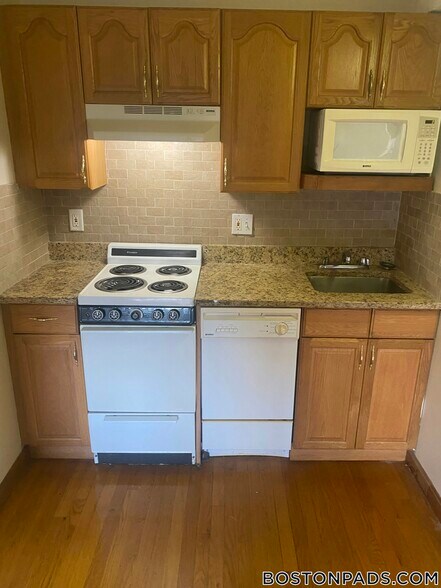 Building Photo - 1110 Commonwealth Ave