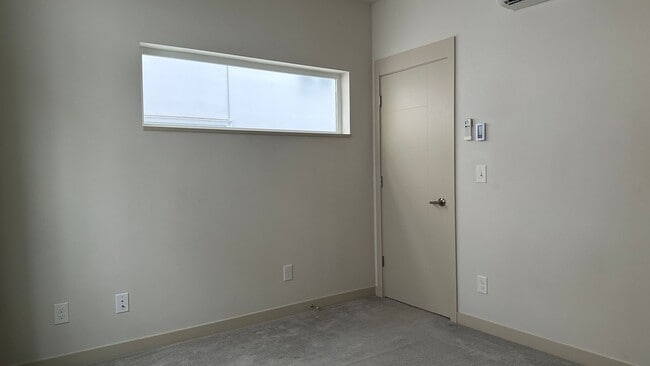 Building Photo - 1803 20th Ave